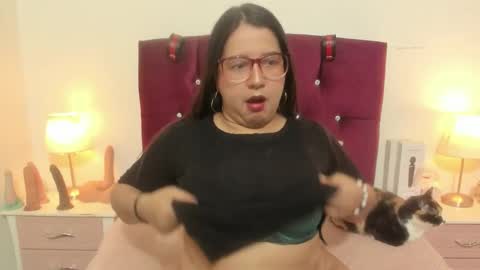shara_beauty online show from May 6, 2026, 4:19 am