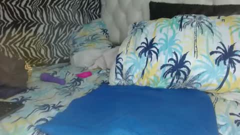 sharlot03 online show from February 22, 2025, 11:13 am