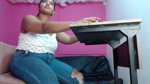 Sharlot online show from October 21, 2025, 12:17 pm