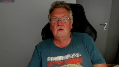 sharlots_pet online show from May 23, 2026, 10:36 pm