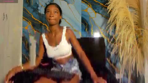 sharlotte_devereux online show from May 5, 2026, 9:01 pm