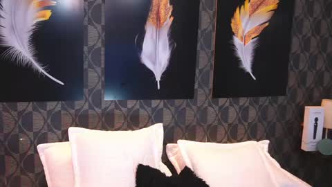 Sharom  online show from April 22, 2026, 7:15 pm