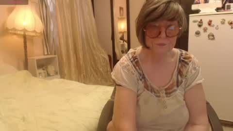 Snapshot of sharon_amore chatting on May 1, 2026, 5:39 pm Helena online show from May 1, 2026, 5:39 pm