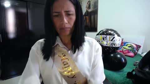 Snapshot of sharoon__cherry_ chatting on December 5, 2025, 5:31 pm sharon online show from December 5, 2025, 5:31 pm