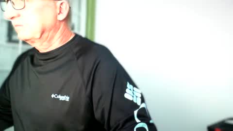 shaved4good online show from January 4, 2025, 8:27 pm