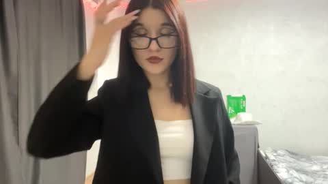 May online show from October 17, 2025, 12:08 pm