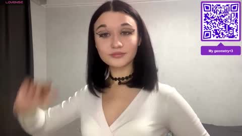 May online show from November 3, 2025, 3:13 pm