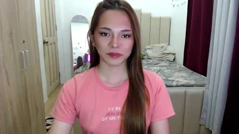 shawniee 3 online show from December 3, 2025, 5:04 am