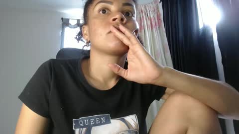 Snapshot of shayna_cute chatting on December 11, 2024, 5:59 pm Shayna online show from December 11, 2024, 5:59 pm