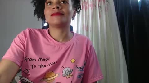 Snapshot of shayna_cute chatting on December 22, 2024, 5:21 pm Shayna online show from December 22, 2024, 5:21 pm