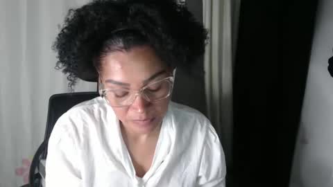 Snapshot of shayna_cute chatting on January 11, 2025, 12:22 am Shayna online show from January 11, 2025, 12:22 am