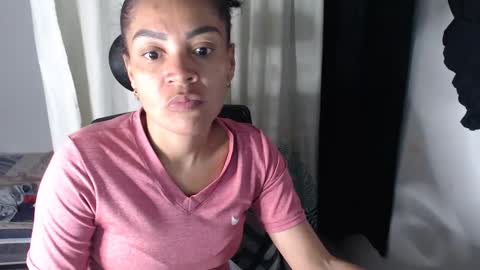 Snapshot of shayna_cute chatting on January 18, 2025, 11:44 pm Shayna online show from January 18, 2025, 11:44 pm