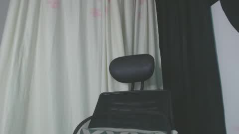 Snapshot of shayna_cute chatting on January 20, 2025, 12:36 am Shayna online show from January 20, 2025, 12:36 am