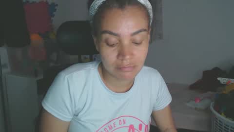 Snapshot of shayna_cute chatting on September 15, 2025, 2:44 am Shayna online show from September 15, 2025, 2:44 am