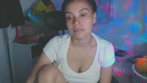Snapshot of shayna_cute chatting on October 16, 2025, 2:12 am Shayna online show from October 16, 2025, 2:12 am