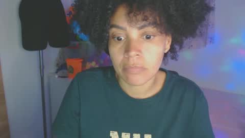 Snapshot of shayna_cute chatting on October 18, 2025, 12:57 am Shayna online show from October 18, 2025, 12:57 am