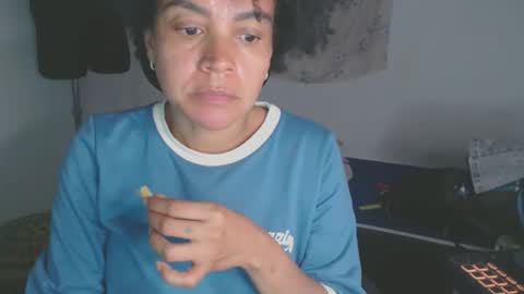 Snapshot of shayna_cute chatting on November 24, 2025, 2:33 am Shayna online show from November 24, 2025, 2:33 am