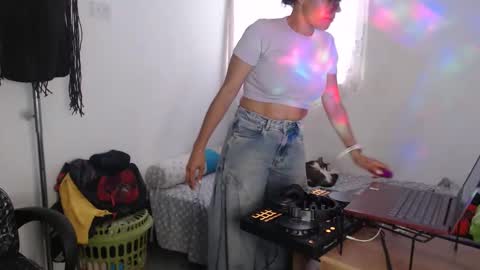 Shayna online show from February 22, 2026, 7:45 pm