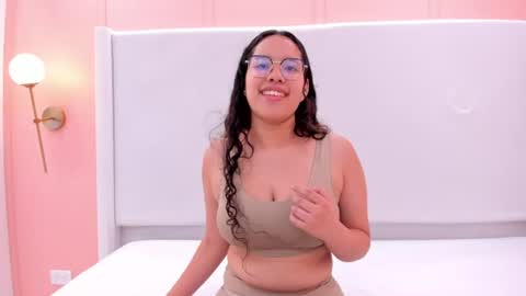 Snapshot of shayra_alina chatting on July 8, 2026, 9:41 pm shayra_alina online show from July 8, 2026, 9:41 pm