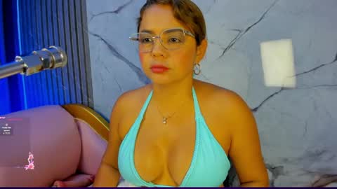 Snapshot of shayra_boobs2 chatting on June 6, 2026, 10:42 am shayra_boobs2 online show from June 6, 2026, 10:42 am
