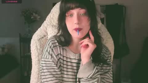 Snapshot of sheeny_shy chatting on May 16, 2026, 12:15 pm Chiara online show from May 16, 2026, 12:15 pm