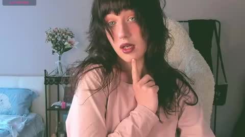 Snapshot of sheeny_shy chatting on May 27, 2026, 10:56 am Chiara online show from May 27, 2026, 10:56 am