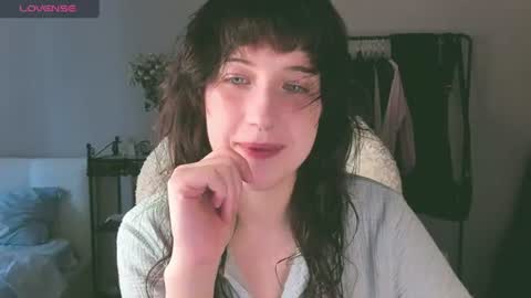 Snapshot of sheeny_shy chatting on July 12, 2026, 12:51 pm Chiara online show from July 12, 2026, 12:51 pm