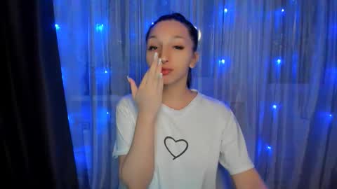 sheillawood online show from December 3, 2025, 2:15 pm