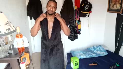 King-shelb online show from March 3, 2025, 4:56 pm