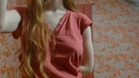 Erika online show from September 26, 2025, 5:11 am