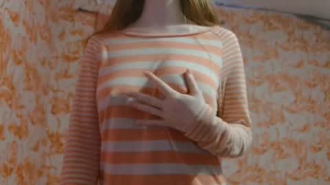 Erika online show from October 26, 2025, 6:58 pm