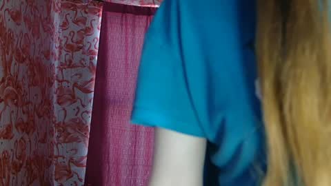 Erika online show from April 9, 2026, 7:30 pm