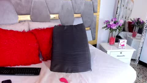 shellbydior online show from March 9, 2025, 4:44 pm