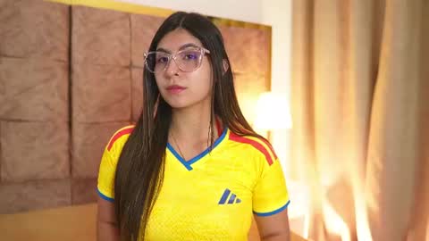 Snapshot of shelleymorell chatting on July 7, 2026, 12:42 pm Transmission schedule Monday - Friday 715 am to 200 pm time Colombia online show from July 7, 2026, 12:42 pm