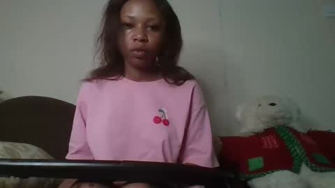 shellymadonna online show from November 4, 2025, 11:42 am