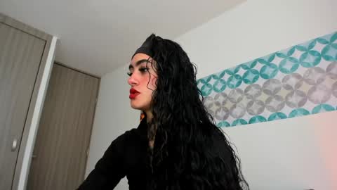 Snapshot of shelsy_d chatting on April 28, 2026, 9:09 pm S H E L S Y online show from April 28, 2026, 9:09 pm