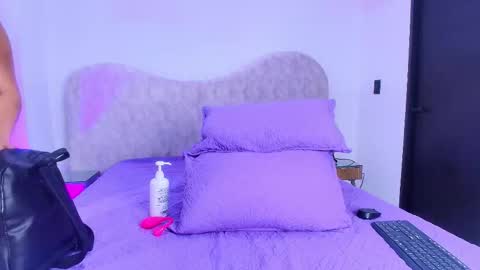 Shelsy online show from December 2, 2025, 11:59 am