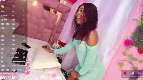 shenielxxx online show from June 8, 2026, 8:09 pm