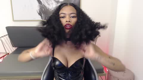 Shenna online show from December 9, 2024, 4:15 pm