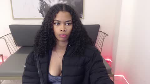 Shenna online show from December 15, 2024, 4:48 pm