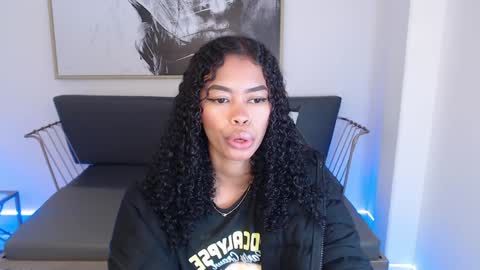 Shenna online show from December 20, 2024, 1:33 pm