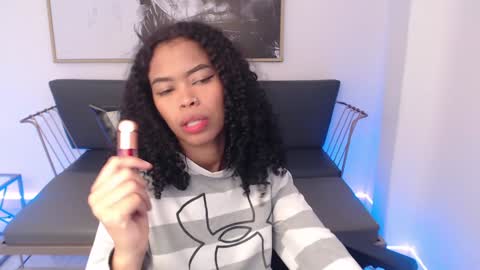 Shenna online show from December 23, 2024, 1:24 pm