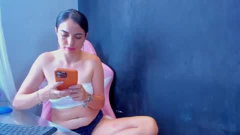 .. Sherilk .. online show from February 19, 2025, 1:17 pm