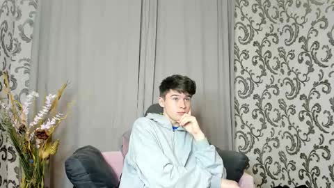 Max online show from October 4, 2025, 6:39 pm