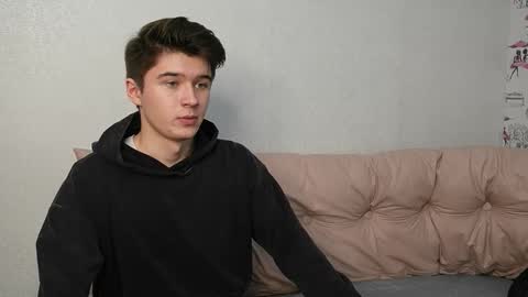 Max online show from October 23, 2025, 7:23 pm