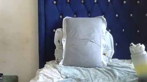 sherry_l online show from November 23, 2025, 10:37 am