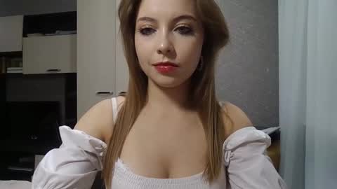 Sherry online show from November 25, 2025, 5:13 pm