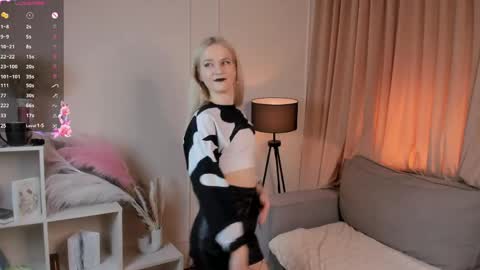 Snapshot of sherylllammey chatting on April 25, 2026, 7:22 pm Sara online show from April 25, 2026, 7:22 pm