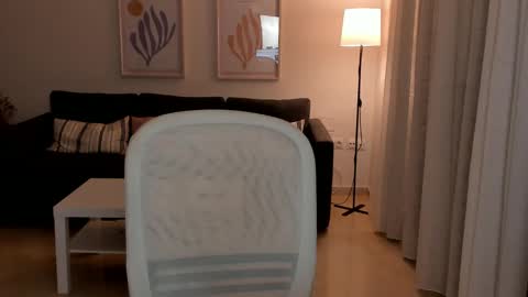 shesleepsnaked online show from December 6, 2024, 8:07 pm