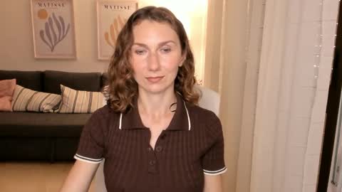 shesleepsnaked online show from March 2, 2025, 2:21 pm